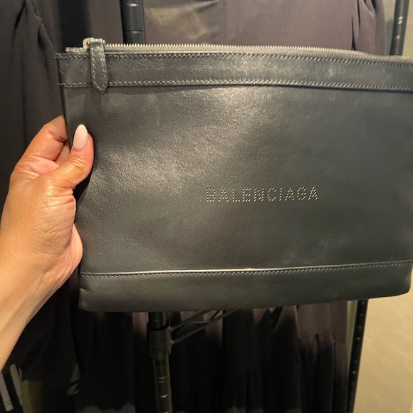 BALENCIAGA BLACK POUCH/CLUTCH BAG - Picture 1 of 7